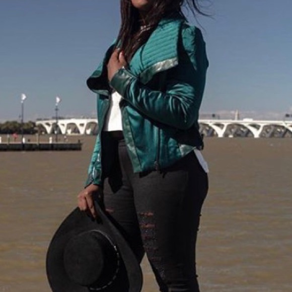 Emerald Green A.Moss Blazer - Picture 7 of 8